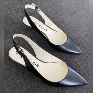 Anne Klein black kitten heels, never worn. size 9.
